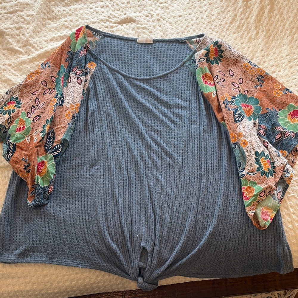 Elegant Blue Floral Sleeve Blouse